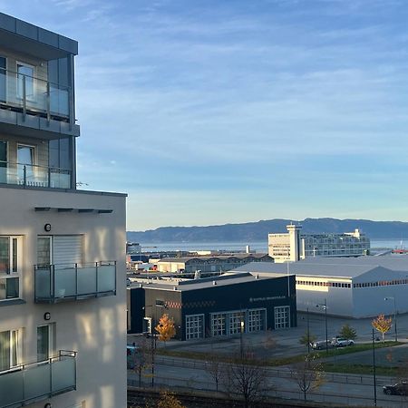Modern And Central Apartment - Solsiden Trondheim - Up To 6 People Екстериор снимка