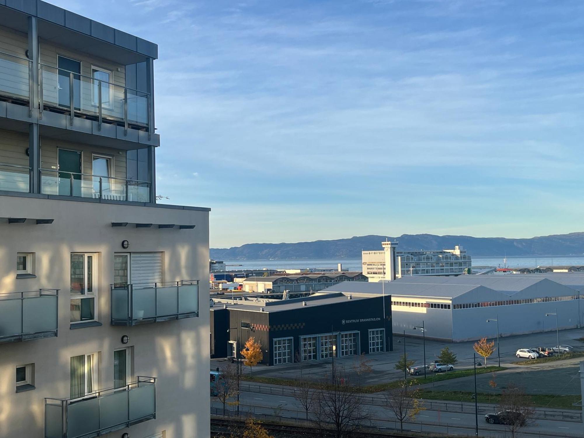 Modern And Central Apartment - Solsiden Trondheim - Up To 6 People Екстериор снимка